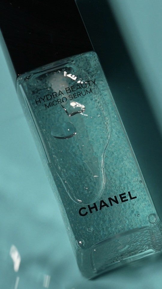 Chanel, Hydra Beauty Micro Sérum. Film de Daria Basova